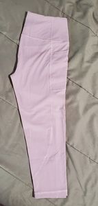 VS Knockout Capri Leggings in pink